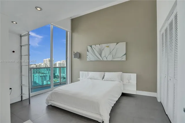 $1,150,000 | 725 Northeast 22nd Street, Unit PH1A, Miami, FL 33137
