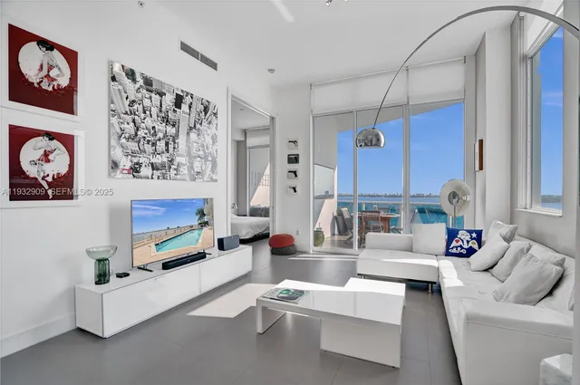 $1,150,000 | 725 Northeast 22nd Street, Unit PH1A, Miami, FL 33137