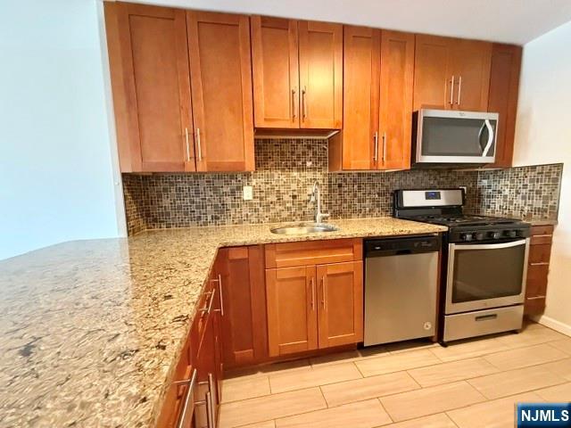 1203 River Road, Unit 12D Edgewater, NJ 07020 - Photo 7 of 25