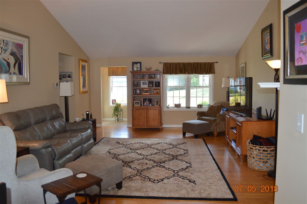 4 Thresher Road Nashua, NH 03063 - Photo 3 of 29 Gallery Image 3
