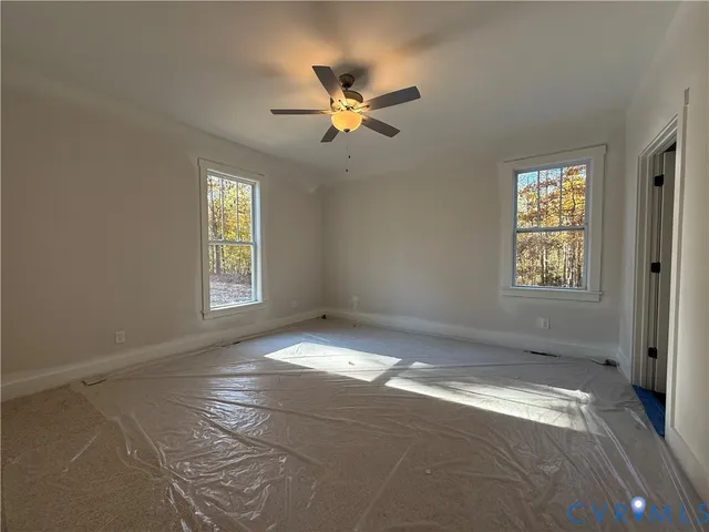 a view of empty room with window