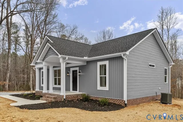 $324,900 | 431 Raleigh Avenue, South Hill, VA 23970