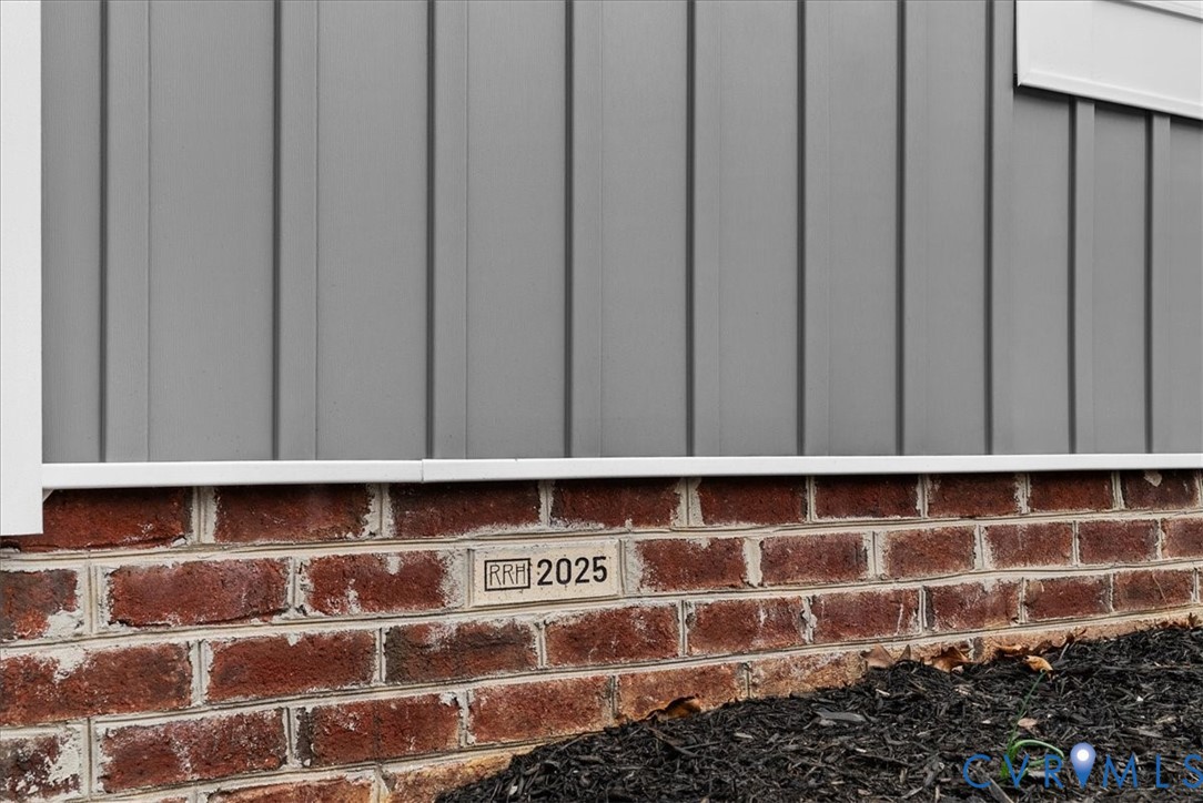 431 Raleigh Avenue South Hill, VA 23970 - Photo 8 of 27 a view of entryway