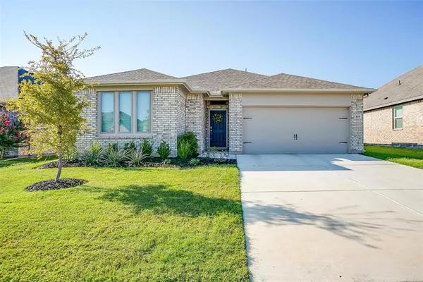 $2,100 | 1448 Eagle Nest Drive, Pelican Bay, TX 76020