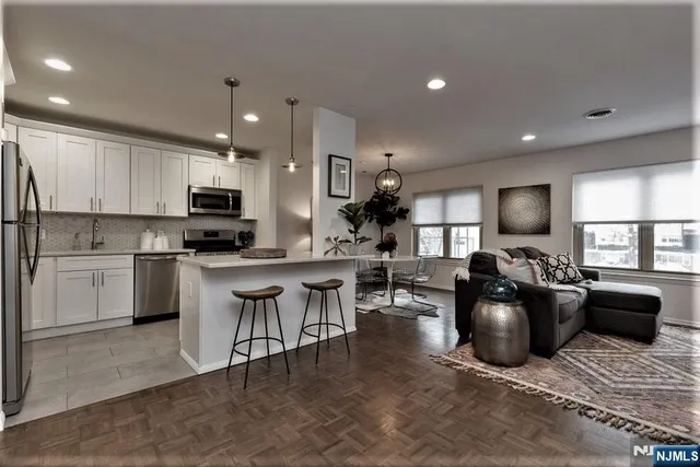 $2,995 | 27 Upper Mountain Avenue, Unit 1, Montclair, NJ 07042