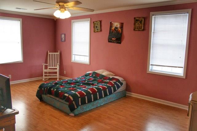 1805 Lake Road Greenbrier, TN 37073 - Photo 3 of 11 Huge upstairs bedrooms!