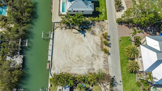 $999,900 | 592 Juan Anasco Drive, Longboat Key, FL 34228