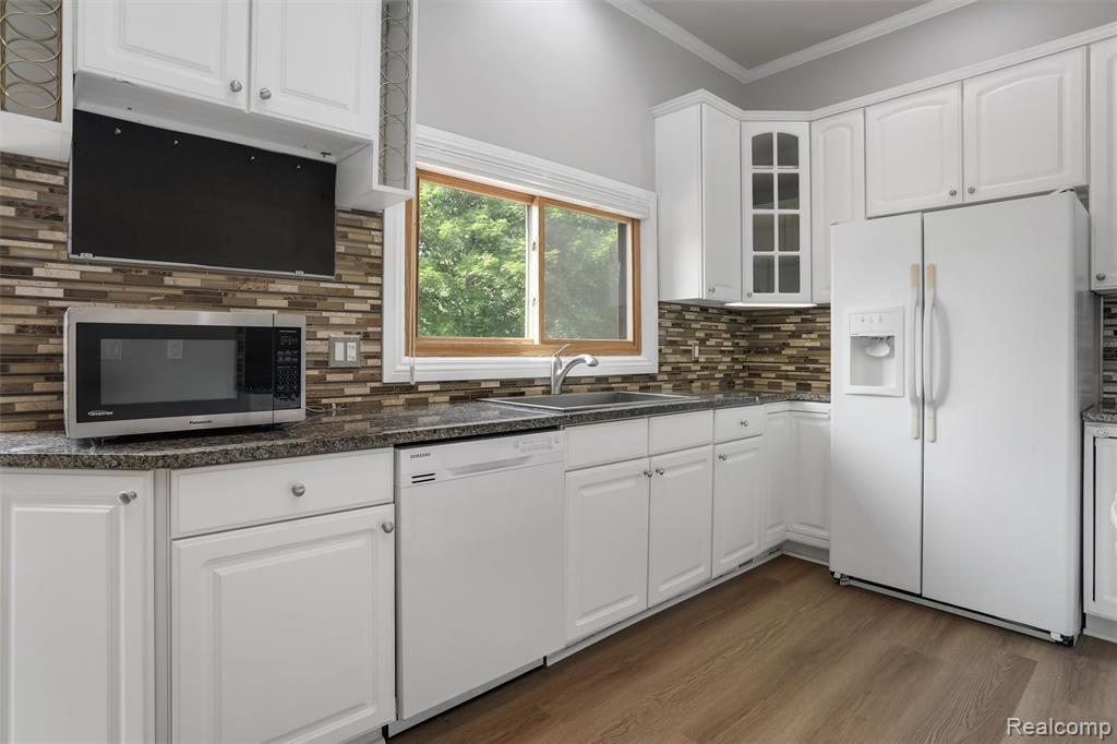 2137 Crystal Drive Rochester Hills, MI 48309 - Photo 13 of 32