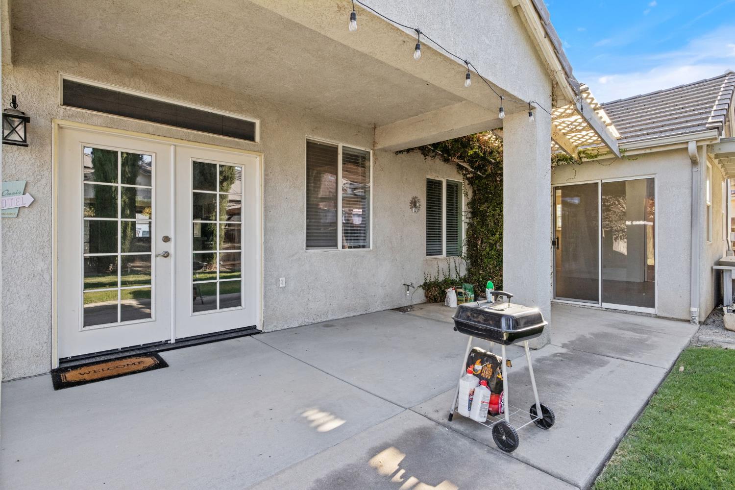 1576 Castle Way Lemoore, CA 93245 - Photo 31 of 38