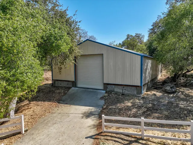$685,000 | 43972 Wells Road West, Coarsegold, CA 93614