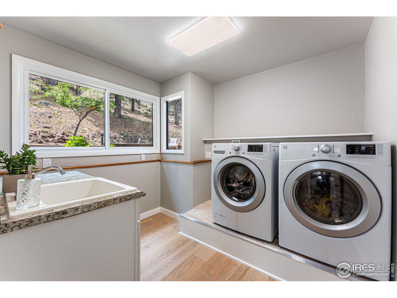 228 Alpine Way Boulder, CO 80304 - Photo 18 of 40 Main floor laundry room