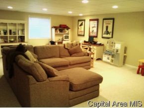 3713 Kerry Boulevard Springfield, IL 62712 - Photo 9 of 12