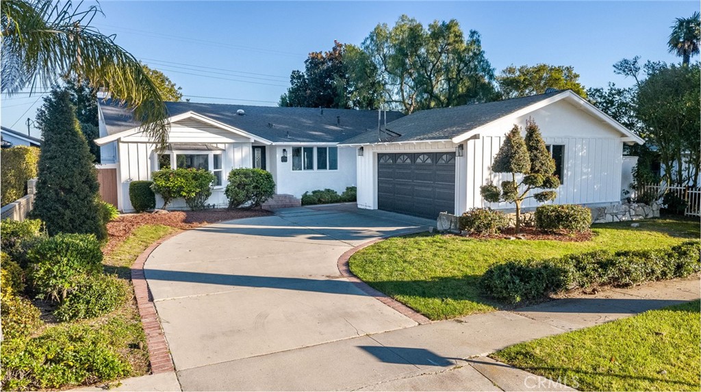 26700 Indian Peak Road Rancho Palos Verdes, CA 90275 - Photo 36 of 40 a front view of house with yard and green space