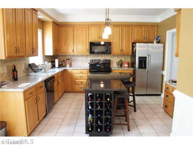 1801 Curraghmore Road Clemmons, NC 27012 - Photo 3 of 13 Kitchen.