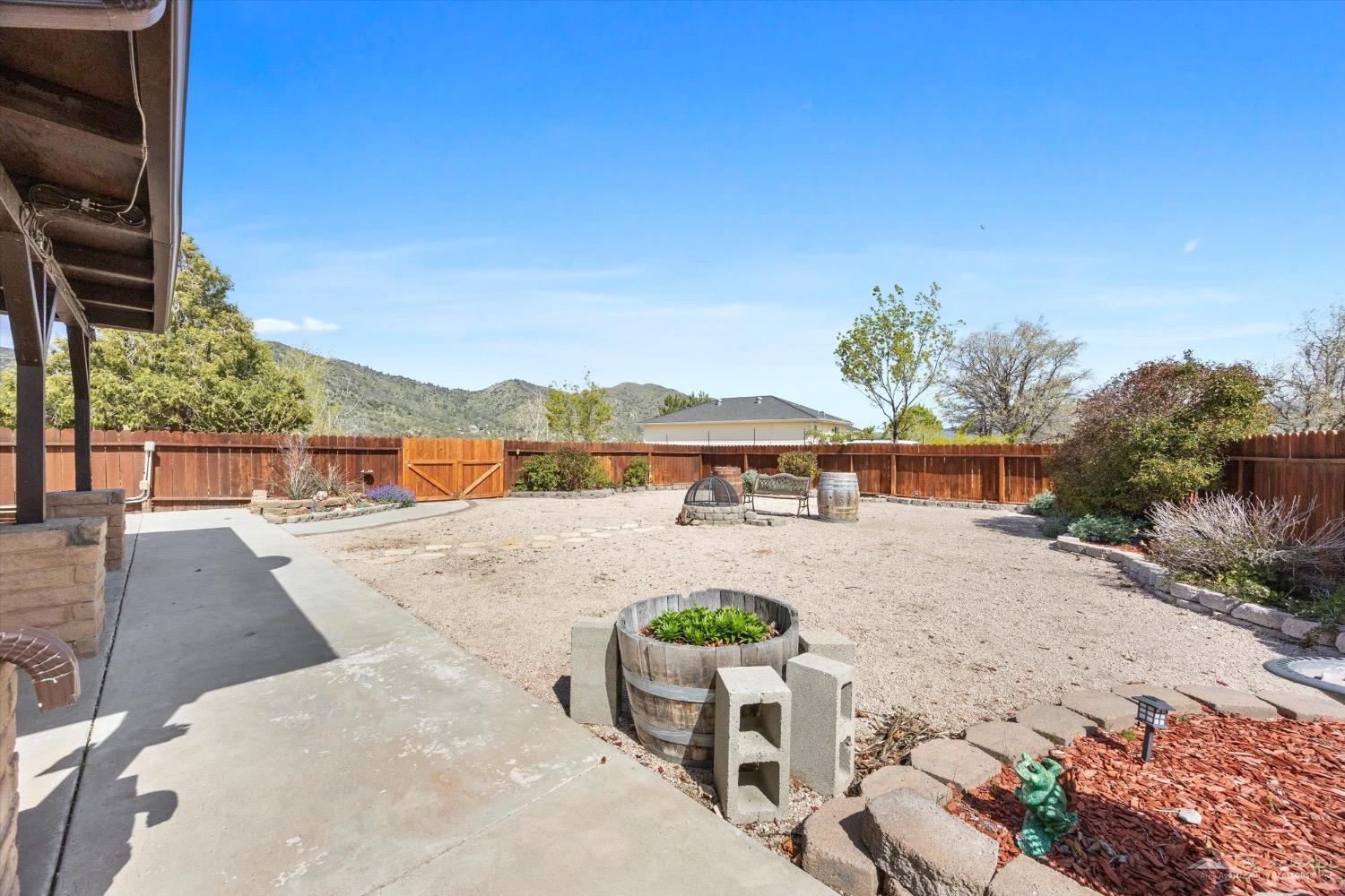 20875 Oak Street Tehachapi, CA 93561 - Photo 50 of 52 Gallery Image 50