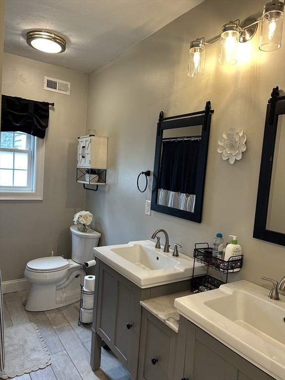 10 Dean Street Hudson, MA 01749 - Photo 31 of 40