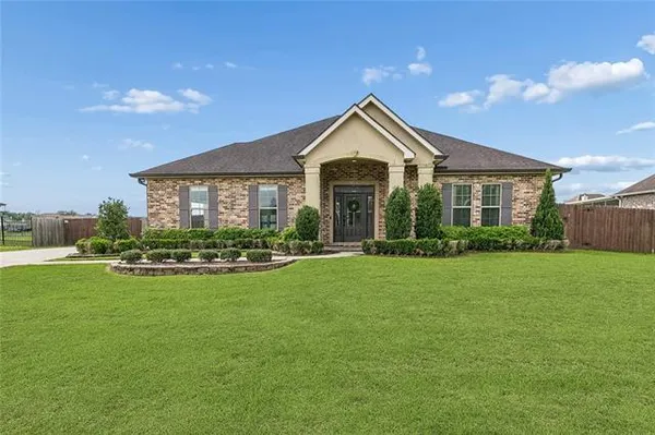 $445,000 | 9515 Catalpa Loop, Waggaman, LA 70094