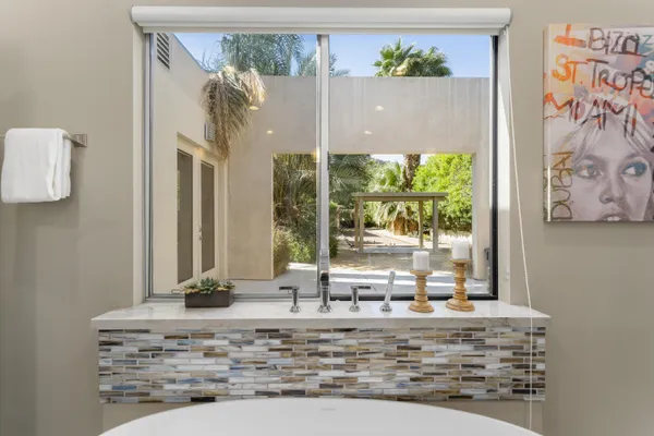 $2,500,000 | 46370 Cameo Palm Drive, La Quinta, CA 92253