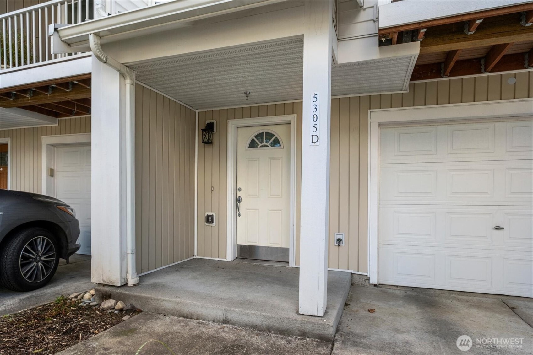 5305 Military Road East, Unit D Tacoma, WA 98446 - Photo 5 of 31