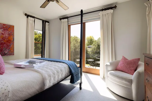 $10,400 | 745 Rice Street East, Wayzata, MN 55391