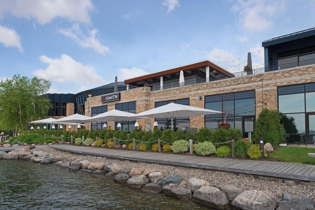 745 Rice Street East Wayzata, MN 55391 - Photo 25 of 26