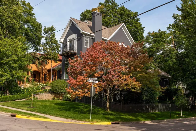 $10,400 | 745 Rice Street East, Wayzata, MN 55391