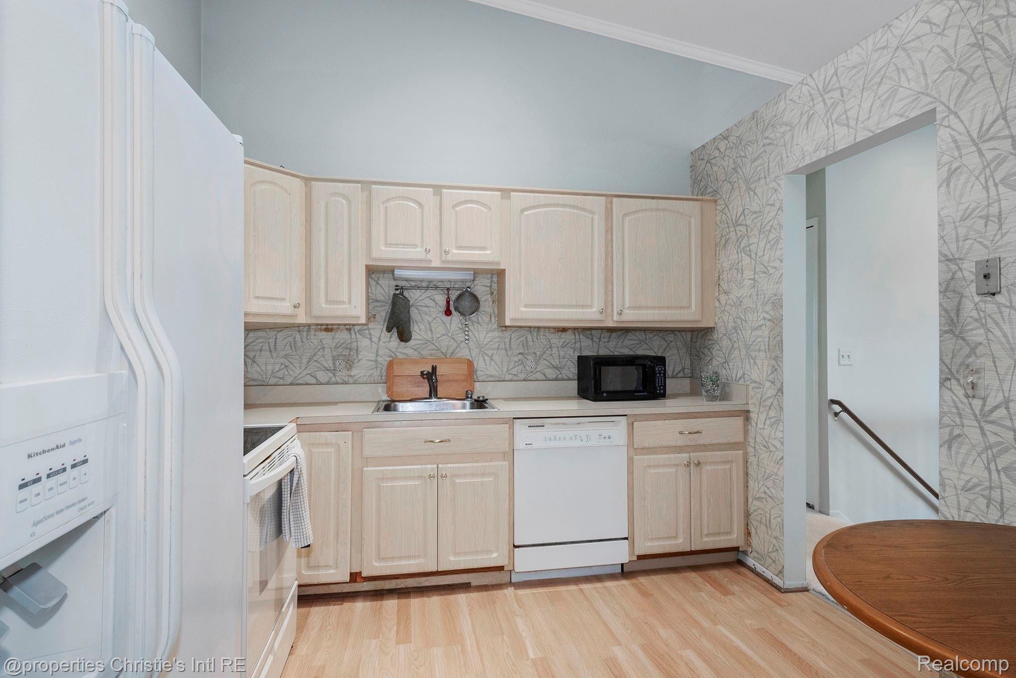 39966 Crosswinds Road Novi, MI 48375 - Photo 5 of 24 _DSF0296.jpg