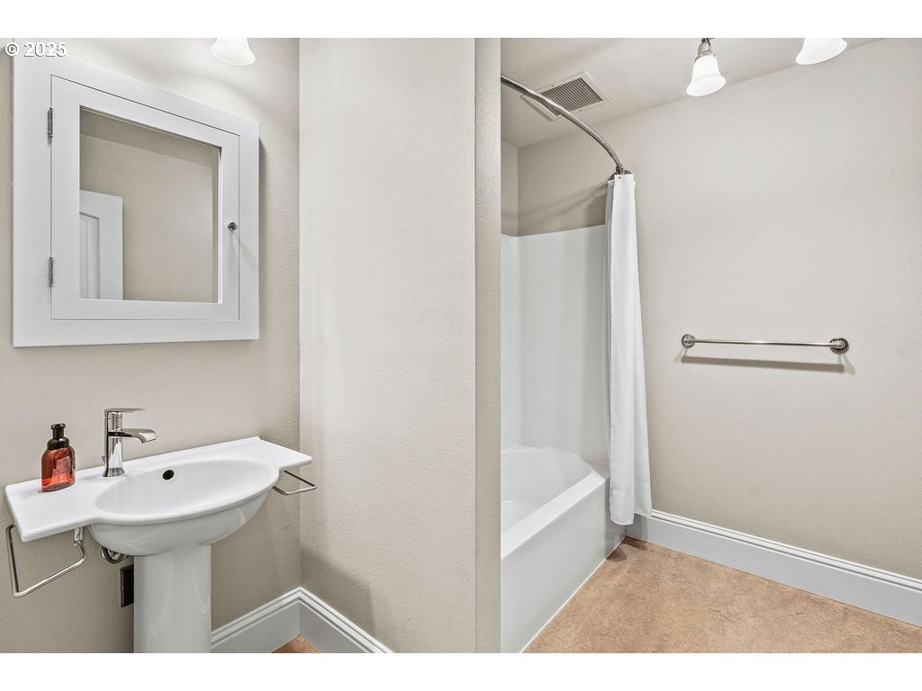 2608 Cascade Way Longview, WA 98632 - Photo 24 of 40 Gallery Image 24