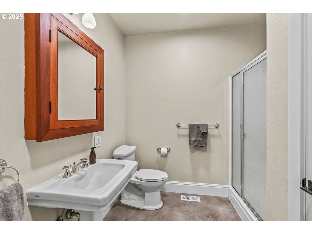 2608 Cascade Way Longview, WA 98632 - Photo 30 of 40 Gallery Image 30