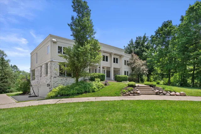 $995,000 | W222N8208 Plainview Parkway, Lisbon, WI 53089