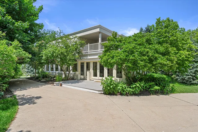 $995,000 | W222N8208 Plainview Parkway, Lisbon, WI 53089