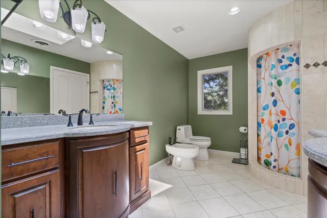 $995,000 | W222N8208 Plainview Parkway, Lisbon, WI 53089