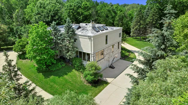 $995,000 | W222N8208 Plainview Parkway, Lisbon, WI 53089