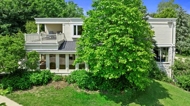 $995,000 | W222N8208 Plainview Parkway, Lisbon, WI 53089