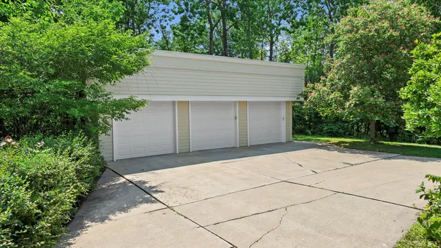 $995,000 | W222N8208 Plainview Parkway, Lisbon, WI 53089