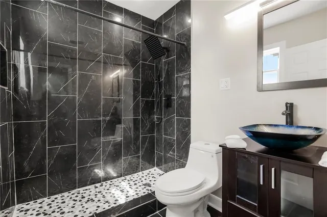 $220,000 | 706 Van Brunt Boulevard, Kansas City, MO 64124