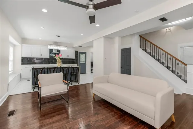 $220,000 | 706 Van Brunt Boulevard, Kansas City, MO 64124