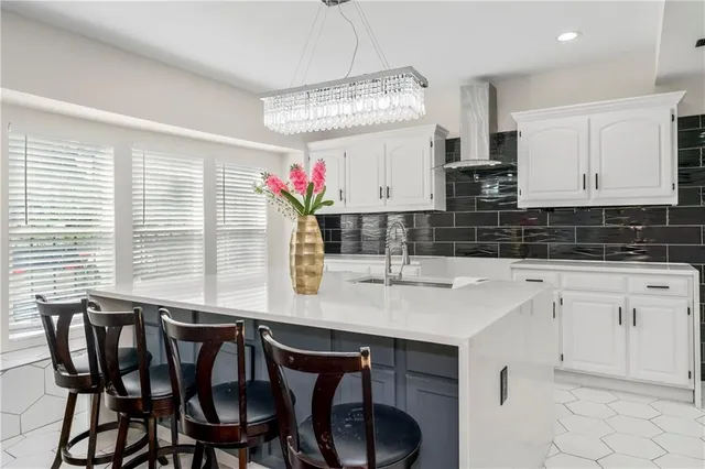 $220,000 | 706 Van Brunt Boulevard, Kansas City, MO 64124