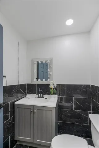 $220,000 | 706 Van Brunt Boulevard, Kansas City, MO 64124