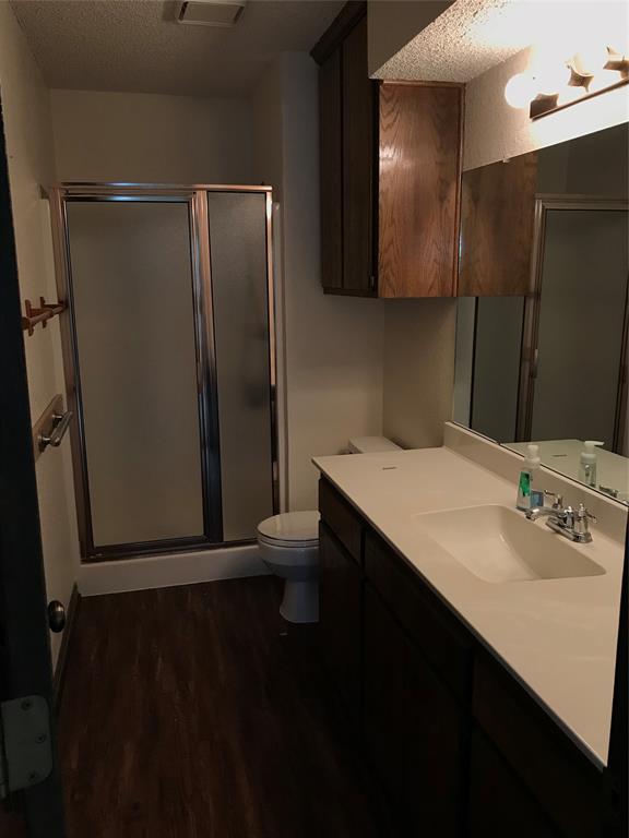 11 Marvin Garden Midlothian, TX 76065 - Photo 7 of 11 a bathroom with a sink and a mirror