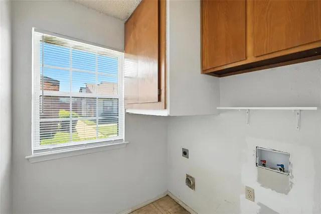 $1,450 | 640 Bellaire Drive, Unit B, Hurst, TX 76053