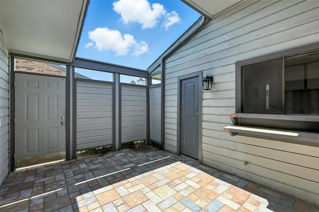 $1,450 | 640 Bellaire Drive, Unit B, Hurst, TX 76053