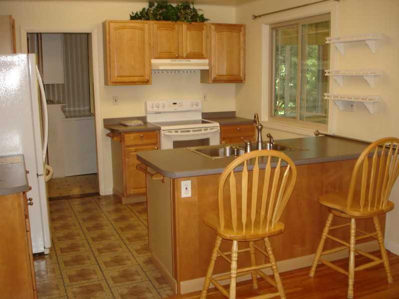 1295 Chase Road Bangor, ME 04401 - Photo 8 of 30 Kitchen.