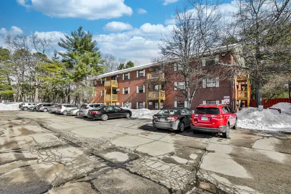 $160,000 | 12 East Side Drive, Unit 13, Concord, NH 03301