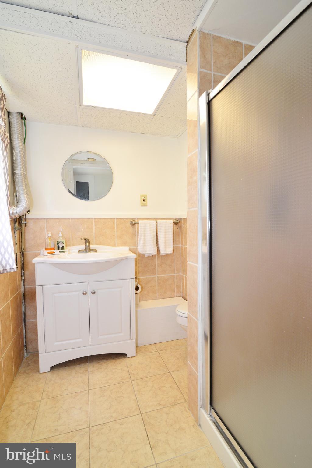 3806 Lakota Road Alexandria, VA 22303 - Photo 27 of 30 Bath