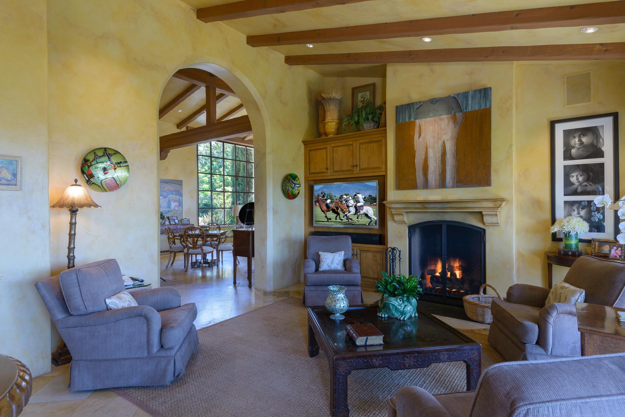 1720 Midwick Place Santa Barbara, CA 93108 - Photo 16 of 19 SittingAreaKitchen