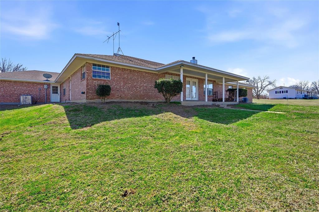 929 County Line Church Road Whitesboro, TX 76273 - Photo 8 of 40 Gallery Image 8