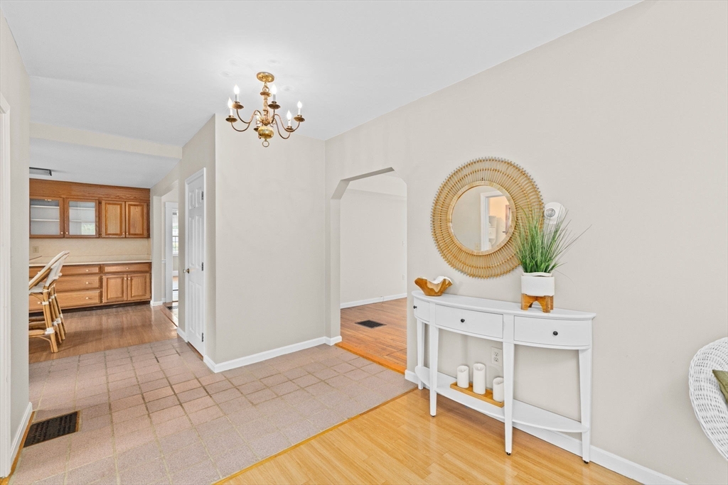 1 Hillside Road Scituate, MA 02066 - Photo 4 of 42 Gallery Image 4