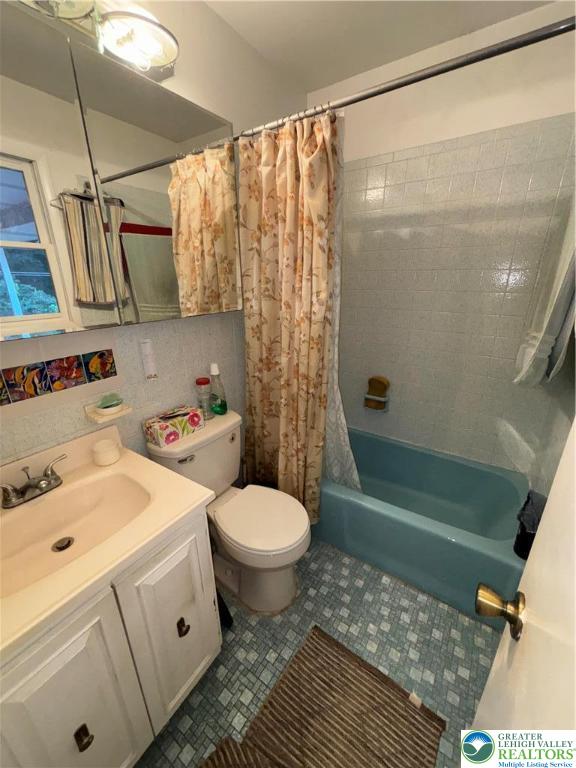 2215 Sutton Drive Stroudsburg, PA 18360 - Photo 14 of 16 Gallery Image 14