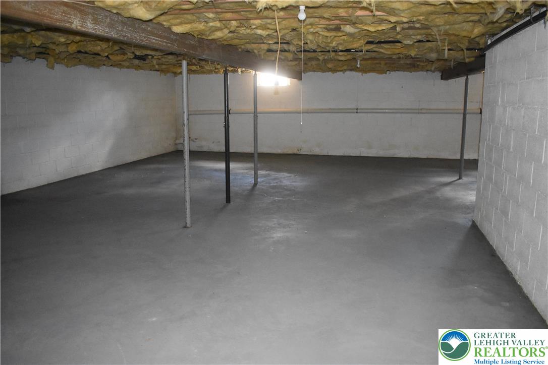 2215 Sutton Drive Stroudsburg, PA 18360 - Photo 15 of 16 Gallery Image 15
